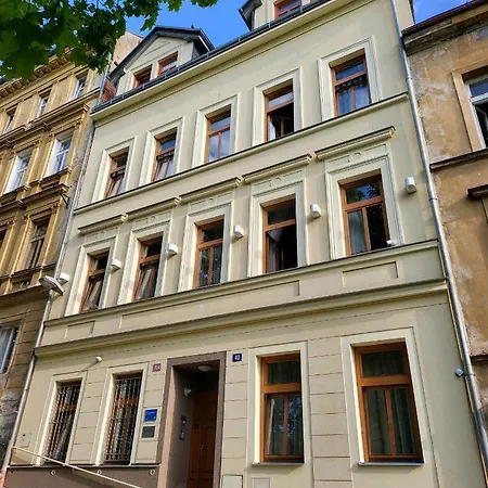 Excellent In Center 5 Min Walk From The Colonnade