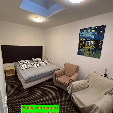Excellent In Center 5 Min Walk From The Colonnade *